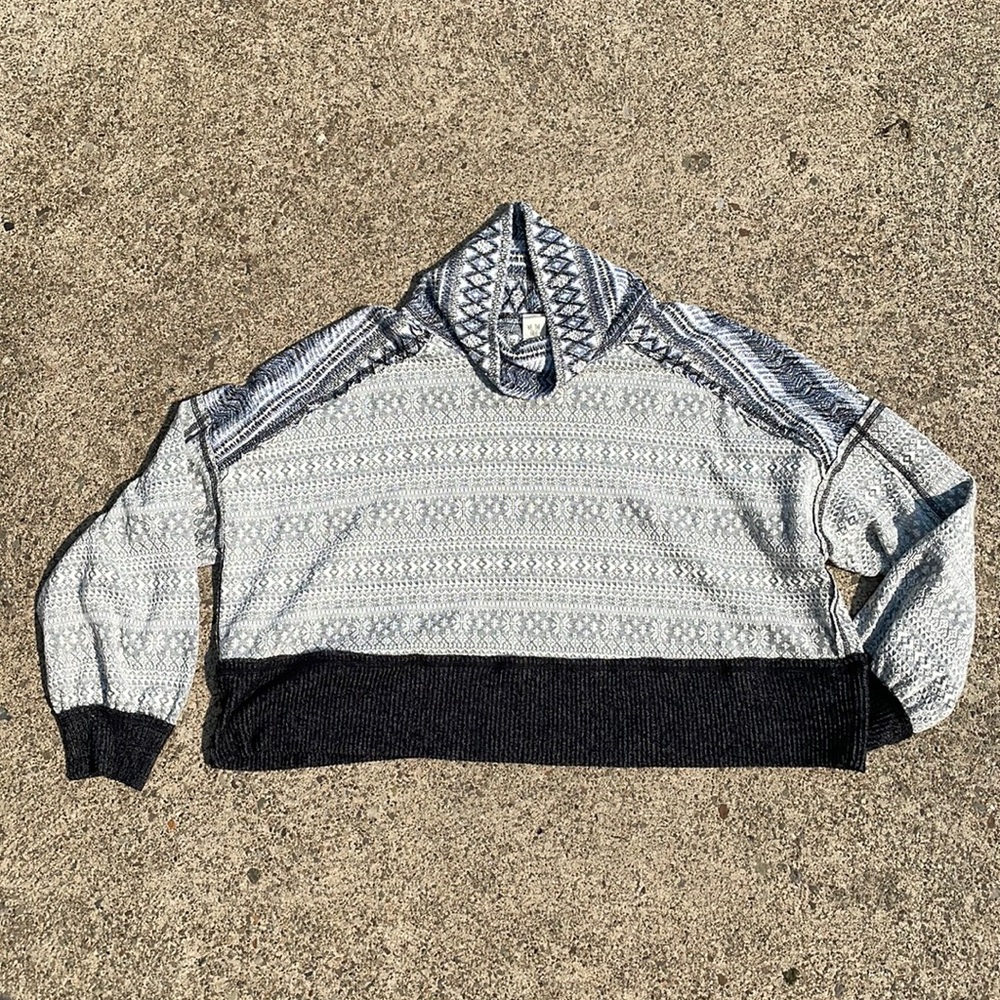 Free People/ We the Free. cropped sweater